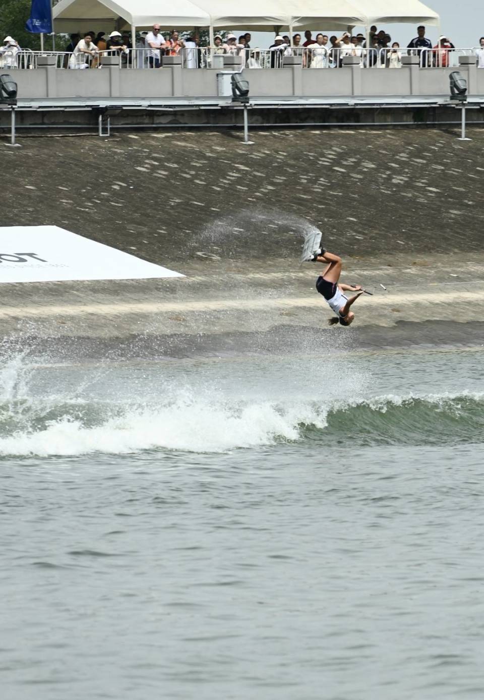 水的选手在, 成都三岔湖, src