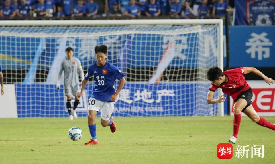 绿茵激战, 用身体筑成, NjLlj