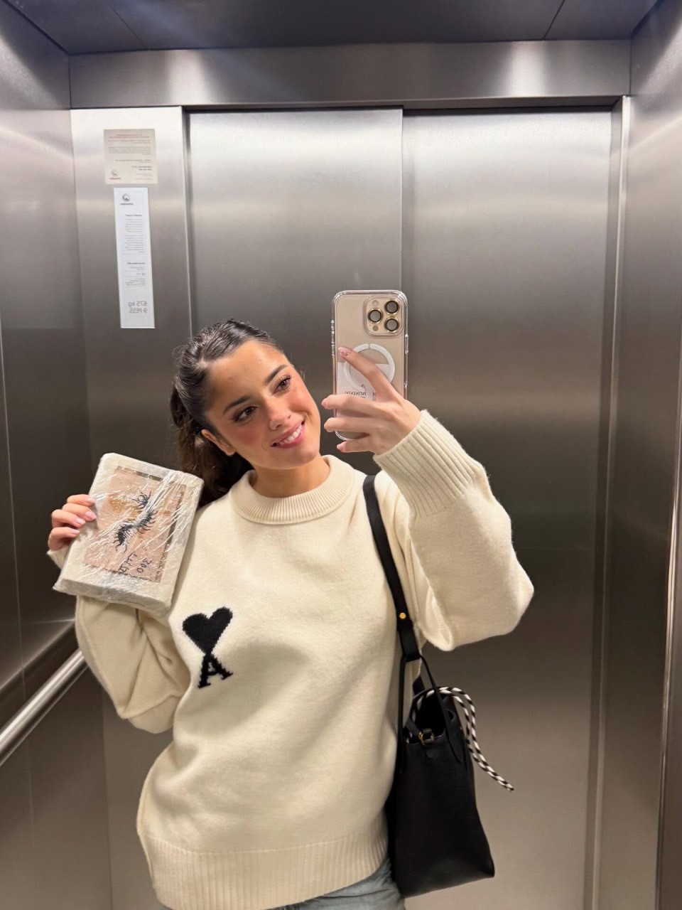 内维斯的女, img